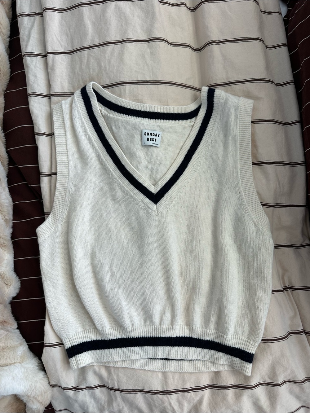 Sunday Best White Knit V-Neck Sweater Vest with Navy Trim